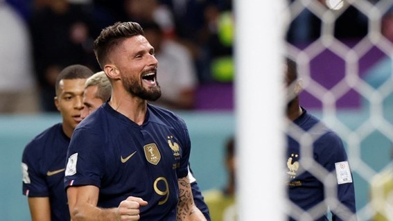 Giroud se iguala a Henry como maior artilheiro da história da