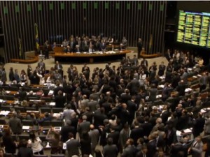 1/3 da bancada de partidos que detêm ministérios votou contra o governo