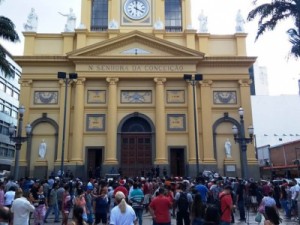 Homem mata quatro e comete suicídio durante missa na Catedral de Campinas