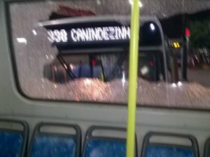 86 ônibus são depredados em Fortaleza, diz Sindiônibus