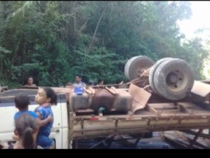 Acidente com pau de arara no interior do Maranhão faz aluna perder o braço