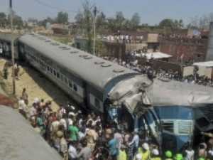 Acidente de trem na Índia mata 34 e deixa 100 feridos