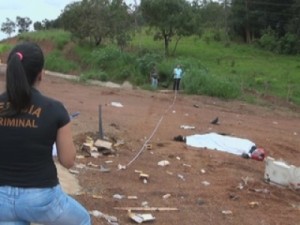 Acidente entre moto e carro deixa uma pessoa morta em Caldas Novas