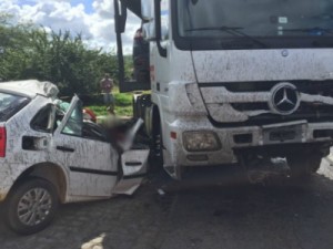 Acidente na BR-116 mata 4 pessoas da mesma família na Bahia