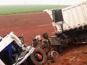 Acidente na GO-184 deixa duas pessoas mortas e duas feridas