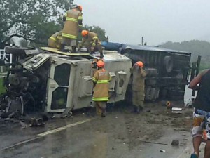 Acidente na Rio-Santos deixa mortos e feridos, na altura de Itacuruçá, RJ