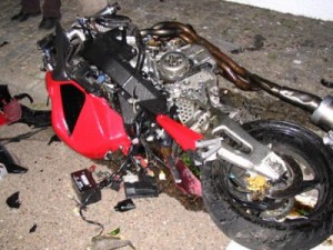 Acidentes com motos deixam 10 pessoas feridas no fim de semana