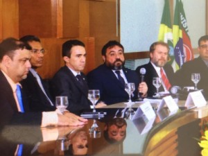 Advogados e servidores da Justiça forjavam documentos e testemunhas para beneficiar facções, diz MPCE