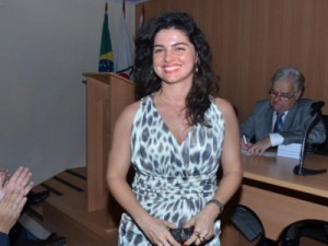 Afilhada de Eduardo Cunha consegue emprego no TCE, mas quase ninguém a conhece por lá