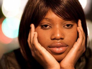 Africana que sofreu mutilação genital aos 9 anos dá a luz primeiro filho: “Ele é um milagre”