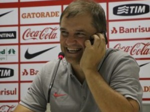 Aguirre confirma Aránguiz fora e descarta "surpresas" contra Emelec