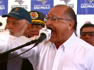 Alckmin discute com deputado federal em evento em São Carlos, SP