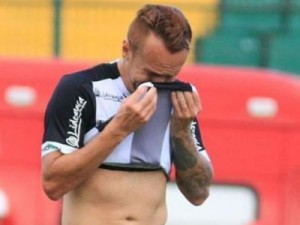 Amor, lágrimas e dois pênaltis: Figueirense bate o Inter e vence a primeira em 2017