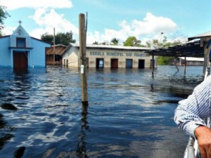 Anamã entra na lista de calamidade após rio alagar 100% da cidade, no AM