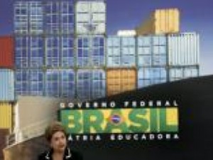 Ao lançar plano de exportações, Dilma diz que câmbio pode dar novo status a comércio