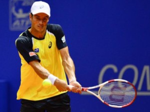 Aos 38 anos, André Sá ganha em Nottingham primeiro título na grama