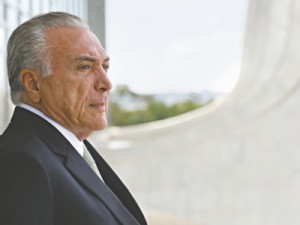 Apoio a Temer diminui às vésperas de votações