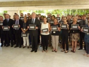 Após atentados em Paris, segurança é reforçada em embaixada em Brasília