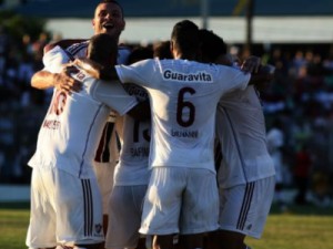Aproveitamento perfeito torna Flu o “time a ser batido” no Carioca