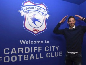 Argentino contratado sábado pelo Cardiff está no avião sumido