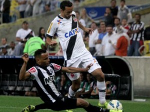 Argentinos selam vitória do Atlético-MG sobre o Vasco no RJ