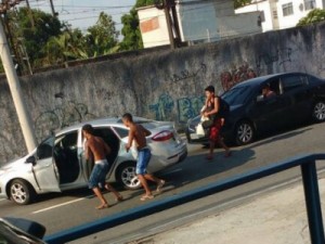 Arrastão assusta motoristas na Rua 24 de Maio, no Engenho Novo, na Zona Norte