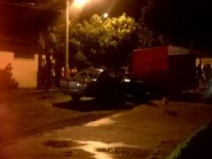 Assaltantes morrem após troca de tiros com policial de folga