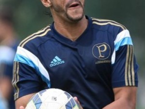 Atacante Henrique, ex-Palmeiras, fecha com o Cruzeiro por um ano
