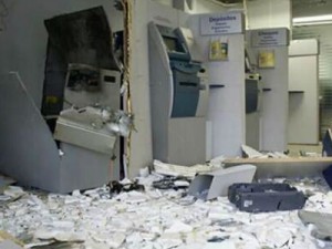 Ataque a banco termina com seis mortos e quatro presos em Jaguaruana