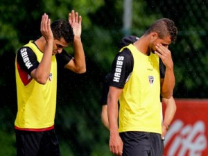 Ataque de mosquitos no CT atrapalha último ensaio do São Paulo