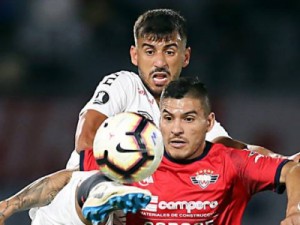 Athletico-PR perde para o Jorge Wilstermann e classificação na Libertadores em aberto