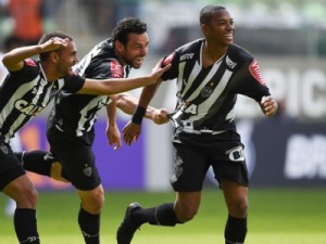 Atlético-MG vence o América-MG pela primeira vez no ano e pega o elevador no Brasileirão