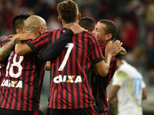 Atlético-PR bate o Avaí e encerra jejum de vitórias em casa no Brasileirão