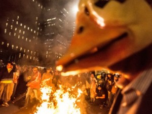 Ato contra o afastamento de Dilma da presidência fecha Avenida Paulista