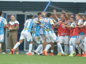 Avaí faz trinca de vitórias no Brasileiro e impede São Paulo de voltar ao G-4