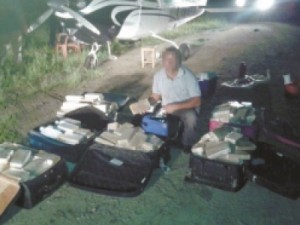 Avião apreendido com 400Kg de 'coca'