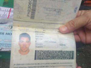 Avião cai em Sergipe e deixa 4 mortos, cantor Gabriel Diniz estava na aeronave