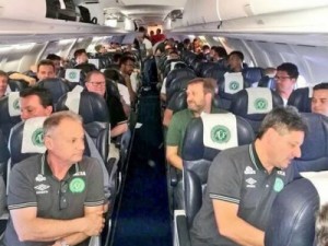 Avião levava 22 jornalista com a delegação da Chapecoense