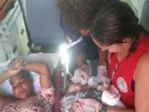 BA - Mulher em trabalho de parto dá à luz em circuito do carnaval