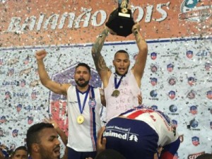 Bahia massacra Vitória da Conquista, reverte placar e garante bicampeonato