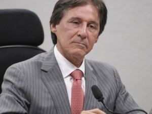 Bancada do PT racha por causa de Eunício na eleição da presidência do Senado