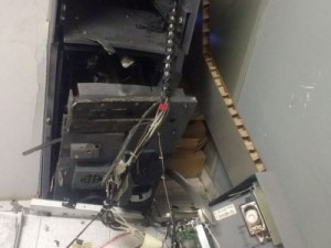 Bandidos explodem caixa eletrônico e levam quase R$ 100 mil no Piauí
