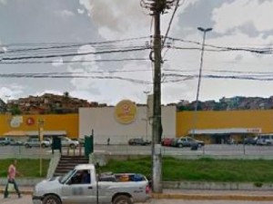 Bandidos explodem caixa eletrônico na San Martin