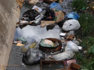 Barbalha-CE Administração começa limpeza do Canal do Riacho do Ouro