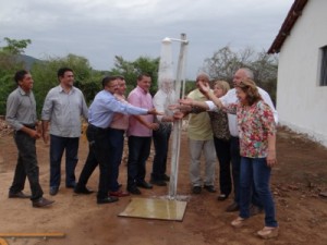 Barbalha-CE Autoridades de Estado e Município inauguram Água para Todos, no Sítio Coité