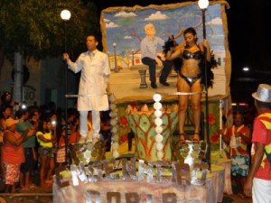 Barbalha-CE Dr. Machert Callou homenageado pela Escola de Samba Águia de Ouro