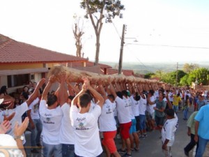 Barbalha-CE Pau de Bandeira leva grande participação popular para o Caldas