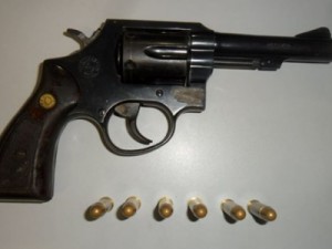 Barbalha-CE Polícia apreende moto e arma de fogo