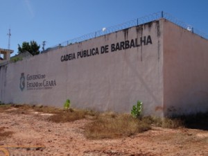 Barbalha-CE Polícia apreende objetos na Cadeia Pública  