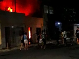 Barbalha: Incêndio destrói casa e Corpo de Bombeiros condena estrutura